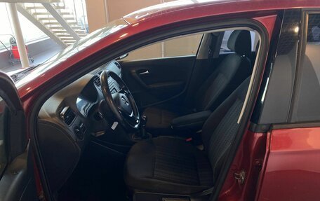 Volkswagen Polo VI (EU Market), 2015 год, 840 000 рублей, 34 фотография