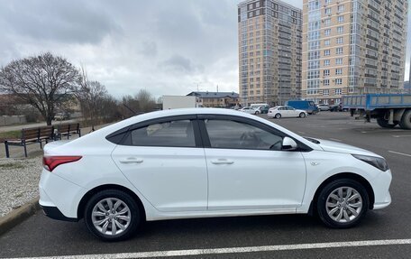 Hyundai Solaris II рестайлинг, 2021 год, 1 550 000 рублей, 4 фотография