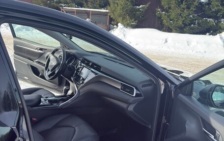 Toyota Camry, 2020 год, 2 350 000 рублей, 13 фотография