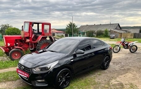 Hyundai Solaris II рестайлинг, 2017 год, 1 299 000 рублей, 3 фотография