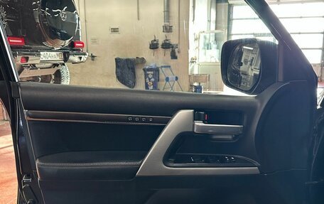 Toyota Land Cruiser 200, 2020 год, 7 880 000 рублей, 3 фотография