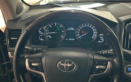 Toyota Land Cruiser 200, 2020 год, 7 880 000 рублей, 4 фотография