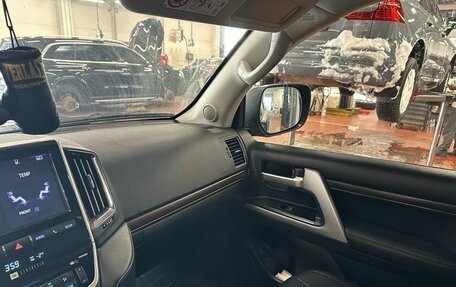 Toyota Land Cruiser 200, 2020 год, 7 880 000 рублей, 8 фотография