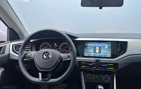 Volkswagen Polo, 2021 год, 1 000 000 рублей, 12 фотография