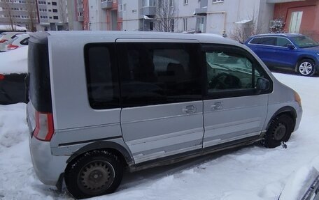 Honda Mobilio I, 2002 год, 250 000 рублей, 3 фотография