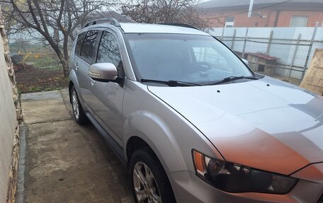 Mitsubishi Outlander III рестайлинг 3, 2010 год, 900 000 рублей, 5 фотография