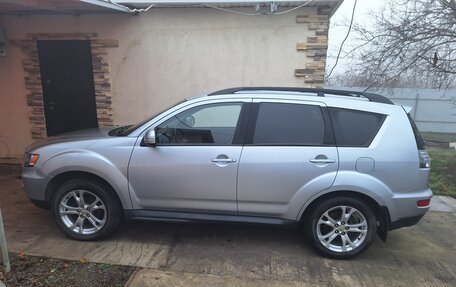 Mitsubishi Outlander III рестайлинг 3, 2010 год, 900 000 рублей, 7 фотография