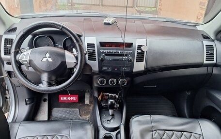 Mitsubishi Outlander III рестайлинг 3, 2010 год, 900 000 рублей, 2 фотография