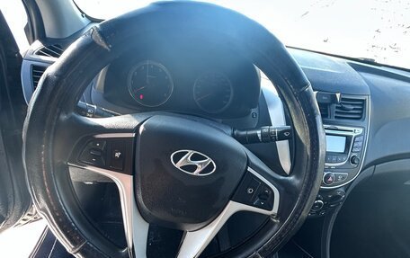 Hyundai Solaris II рестайлинг, 2012 год, 650 000 рублей, 14 фотография