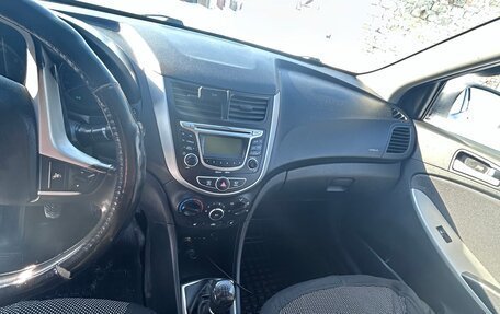 Hyundai Solaris II рестайлинг, 2012 год, 650 000 рублей, 13 фотография