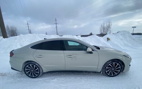 Hyundai Sonata VIII, 2022 год, 2 600 000 рублей, 4 фотография