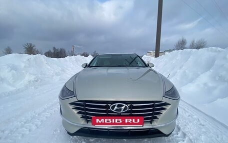 Hyundai Sonata VIII, 2022 год, 2 600 000 рублей, 2 фотография