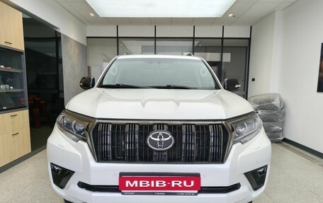 Toyota Land Cruiser Prado 150 рестайлинг 2, 2021 год, 6 300 000 рублей, 3 фотография
