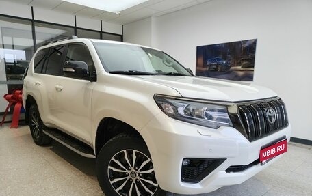 Toyota Land Cruiser Prado 150 рестайлинг 2, 2021 год, 6 300 000 рублей, 4 фотография
