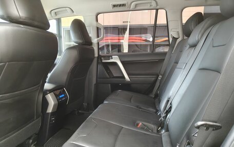 Toyota Land Cruiser Prado 150 рестайлинг 2, 2021 год, 6 300 000 рублей, 17 фотография