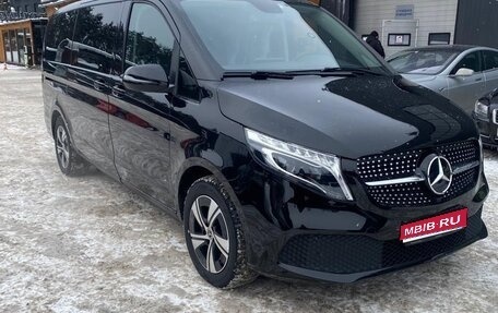 Mercedes-Benz V-Класс, 2022 год, 6 800 000 рублей, 1 фотография