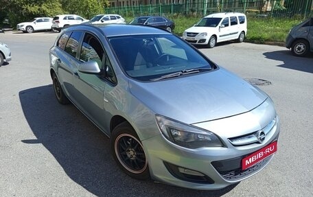 Opel Astra J, 2013 год, 590 000 рублей, 1 фотография