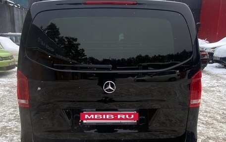 Mercedes-Benz V-Класс, 2022 год, 6 800 000 рублей, 4 фотография