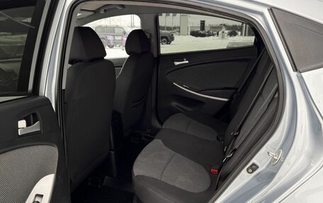 Hyundai Solaris II рестайлинг, 2012 год, 700 000 рублей, 10 фотография