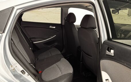 Hyundai Solaris II рестайлинг, 2012 год, 700 000 рублей, 12 фотография