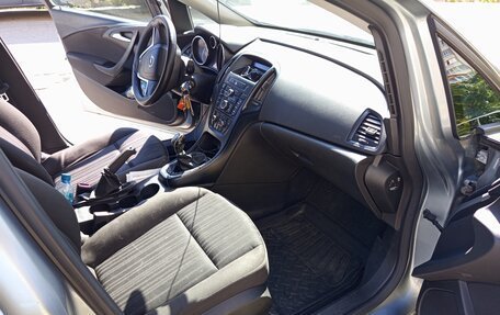 Opel Astra J, 2013 год, 590 000 рублей, 34 фотография