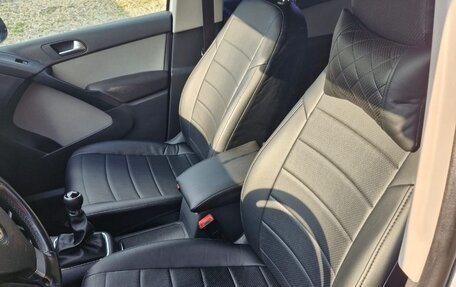 Volkswagen Tiguan I, 2010 год, 900 000 рублей, 11 фотография