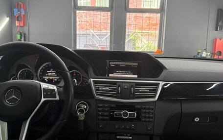 Mercedes-Benz E-Класс, 2012 год, 1 900 000 рублей, 8 фотография