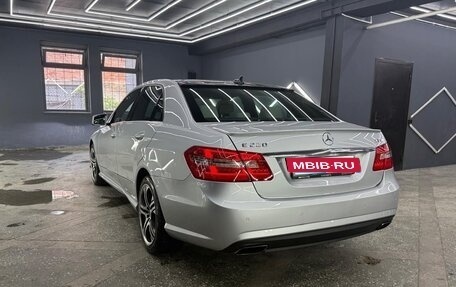 Mercedes-Benz E-Класс, 2012 год, 1 900 000 рублей, 4 фотография