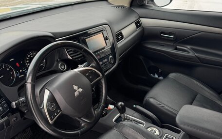 Mitsubishi Outlander III рестайлинг 3, 2014 год, 1 050 000 рублей, 8 фотография