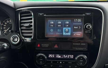 Mitsubishi Outlander III рестайлинг 3, 2014 год, 1 050 000 рублей, 12 фотография