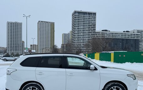 Mitsubishi Outlander III рестайлинг 3, 2014 год, 1 050 000 рублей, 3 фотография