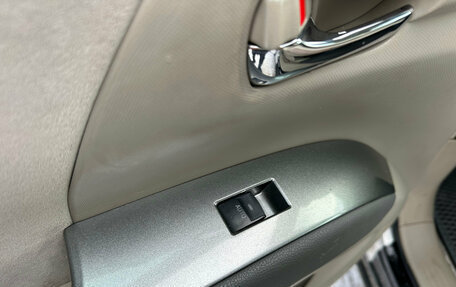 Toyota Estima III рестайлинг -2, 2007 год, 1 570 000 рублей, 26 фотография