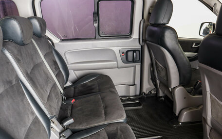 Hyundai H-1 II рестайлинг, 2013 год, 2 139 000 рублей, 14 фотография
