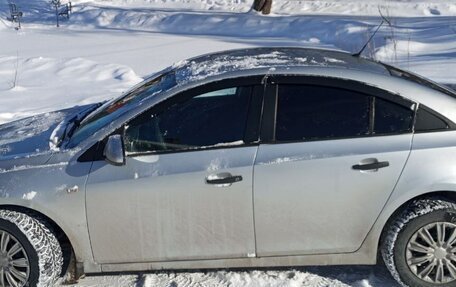Chevrolet Cruze II, 2010 год, 390 000 рублей, 3 фотография
