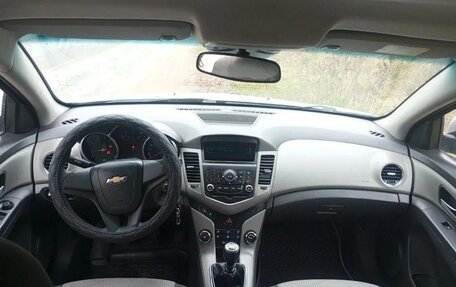 Chevrolet Cruze II, 2010 год, 390 000 рублей, 4 фотография