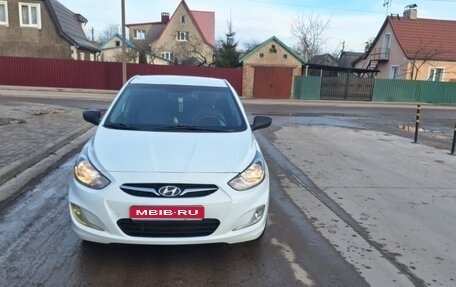Hyundai Solaris II рестайлинг, 2013 год, 850 000 рублей, 1 фотография