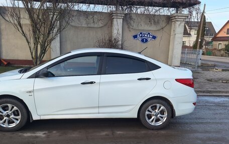 Hyundai Solaris II рестайлинг, 2013 год, 850 000 рублей, 2 фотография