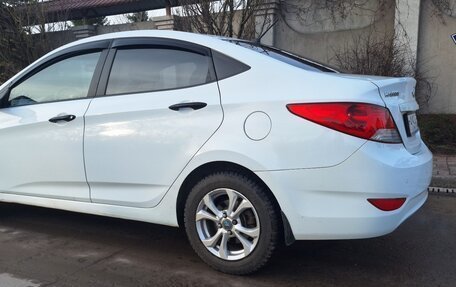 Hyundai Solaris II рестайлинг, 2013 год, 850 000 рублей, 4 фотография