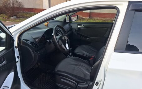 Hyundai Solaris II рестайлинг, 2013 год, 850 000 рублей, 12 фотография