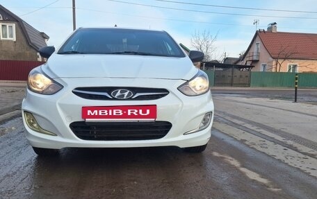 Hyundai Solaris II рестайлинг, 2013 год, 850 000 рублей, 5 фотография