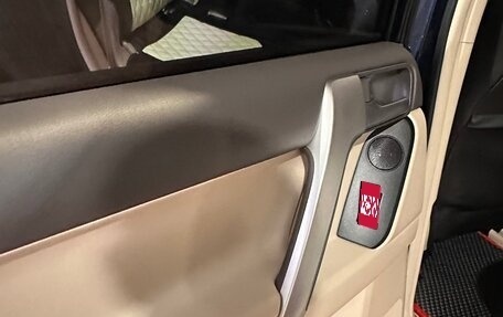 Toyota Land Cruiser Prado 150 рестайлинг 2, 2020 год, 10 000 000 рублей, 2 фотография