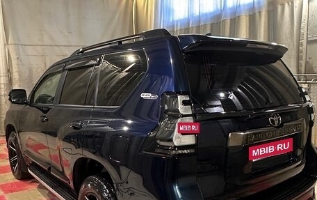 Toyota Land Cruiser Prado 150 рестайлинг 2, 2020 год, 10 000 000 рублей, 8 фотография