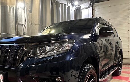 Toyota Land Cruiser Prado 150 рестайлинг 2, 2020 год, 10 000 000 рублей, 14 фотография