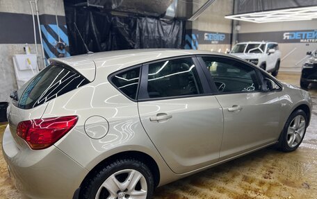 Opel Astra J, 2011 год, 750 000 рублей, 4 фотография