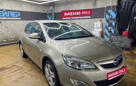 Opel Astra J, 2011 год, 750 000 рублей, 3 фотография