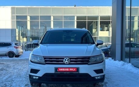 Volkswagen Tiguan II, 2019 год, 2 261 000 рублей, 2 фотография