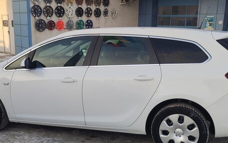 Opel Astra J, 2012 год, 585 000 рублей, 2 фотография