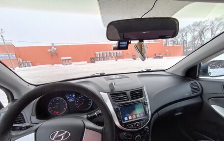 Hyundai Solaris II рестайлинг, 2013 год, 690 000 рублей, 9 фотография