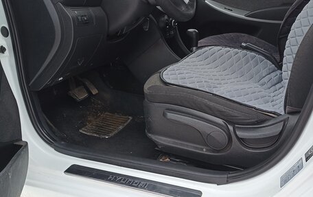 Hyundai Solaris II рестайлинг, 2013 год, 690 000 рублей, 14 фотография