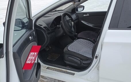 Hyundai Solaris II рестайлинг, 2013 год, 690 000 рублей, 11 фотография